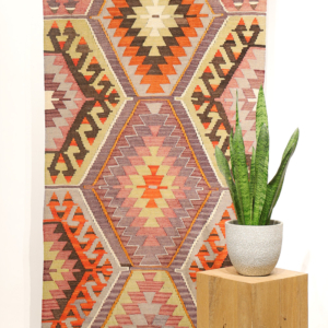Kilim semi antiguo de Salihi, Turquía. 296x85 cms