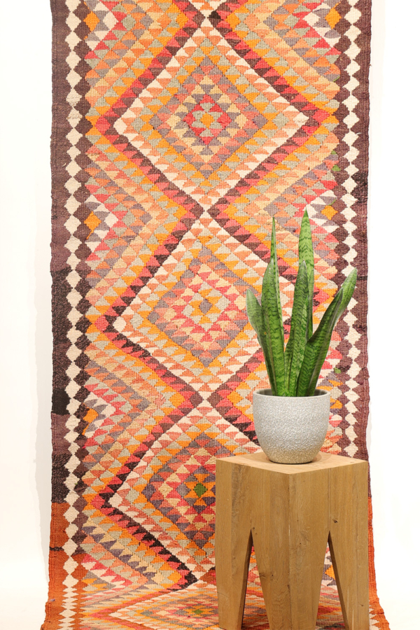 Kilim vintage de pasillo Herki kurdo de Iraq. 340x95 cms