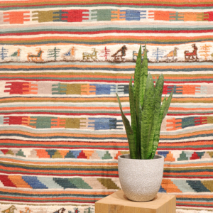 Qashqai kilim from Iran. 181x118 cms