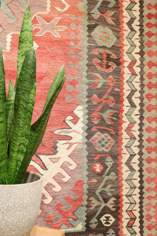 Kilim semi-antiguo de Usak, Turquía. 280x181 cms - Imagen 3