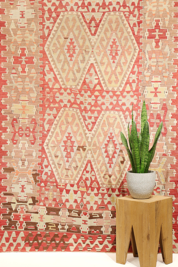 Semi-antique Esme kilim from Turkey. 280x155 cms