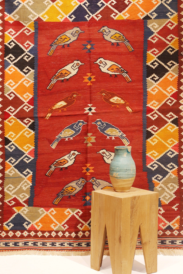 Vintage Qashqai kilim from Iran. 171x128 cms