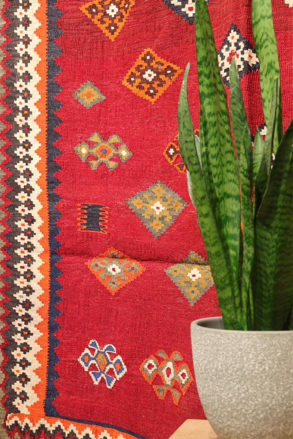 Kilim semi-antiguo Qashqai, Irán. 282x152 cms - Imagen 3