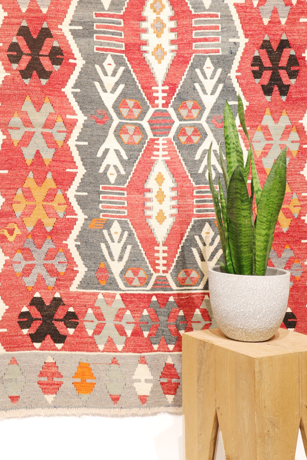 Kilim vintage de Esme, Turquía. 177x117 cms