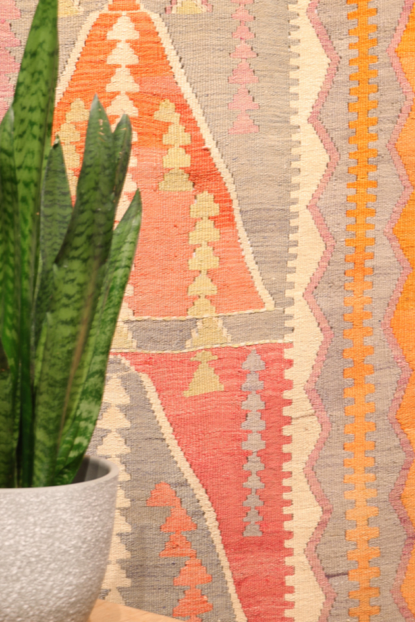 Semi-antique Afyon kilim from Turkey. 180x104 cms - Image 3