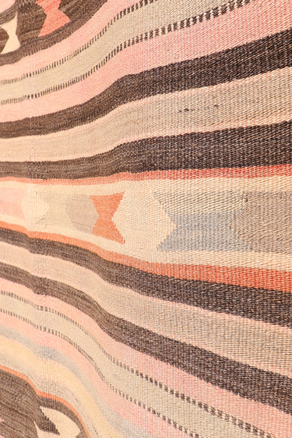 kilim vintage de oración de Aksehir, Turquía. 193x106 cms - Imagen 4