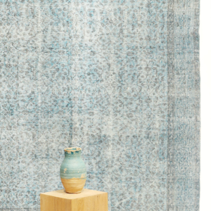 Vintage rug from Turkey. 265x161 cms