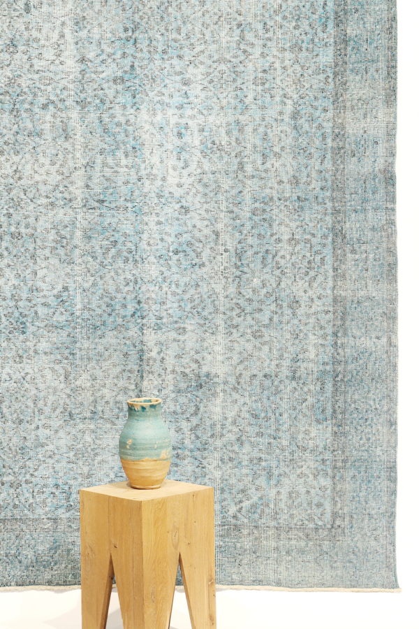 Vintage rug from Turkey. 265x161 cms