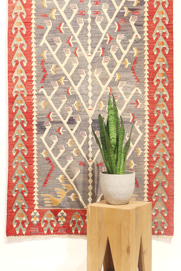 Vintage Esme kilim from Turkey. 175x105 cms
