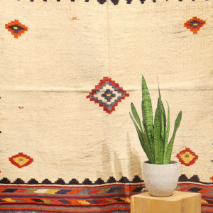 Kilim vintage Qashqai, Irán. 151x146 cms