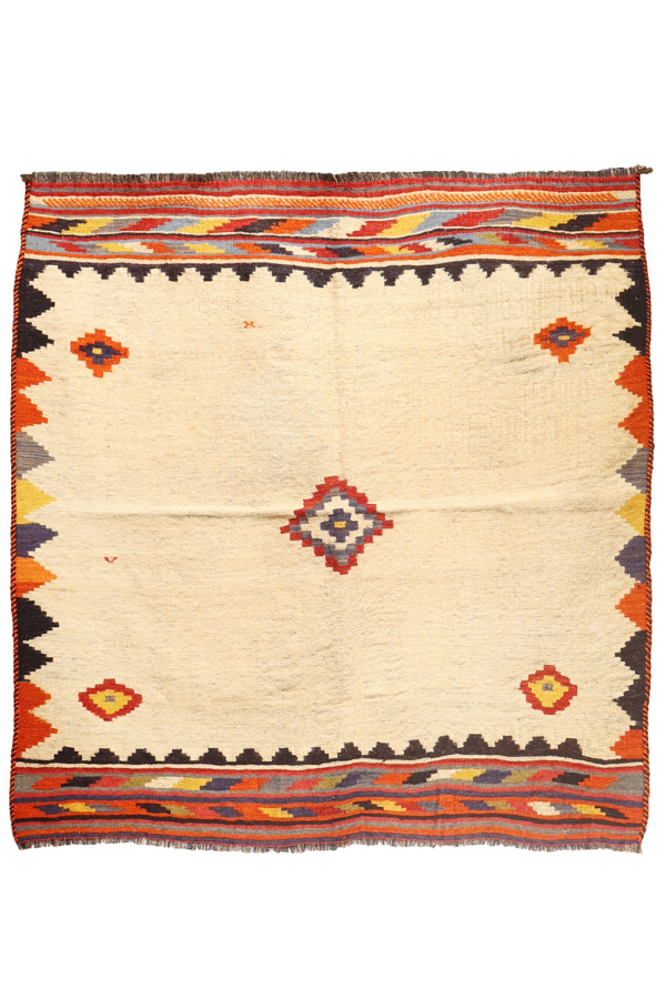 Vintage Qashqai kilim from Iran. 151x146 cms - Image 2