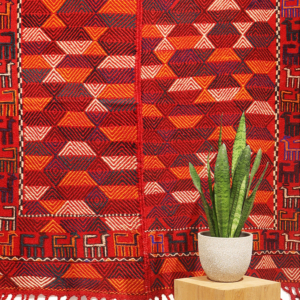 Semi-antique Shiraki Arab kilim from Iran. 163x135 cms