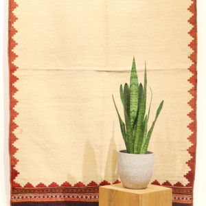 Vintage Qashqai sofreh kilim from Iran. 160x108 cms