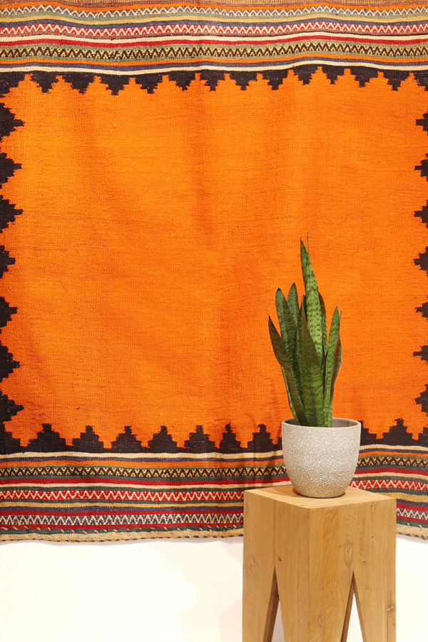Vintage Qashqai kilim from Iran. 154x135 cms