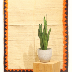 Vintage Qashqai sofreh kilim from Iran. 158x99 cms