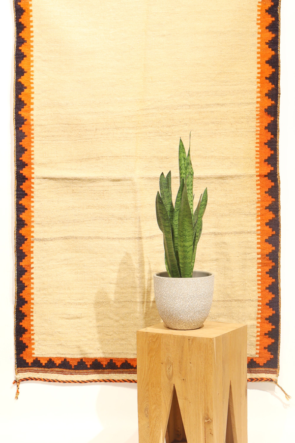Vintage Qashqai sofreh kilim from Iran. 158x99 cms