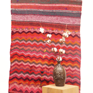 Vintage Qashqai kilim from Iran. 158x80 cms