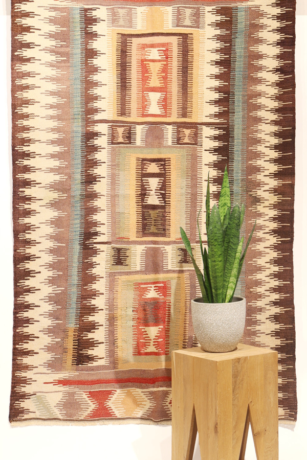 Antique Karapinar kilim from Turkey. 170x110 cms