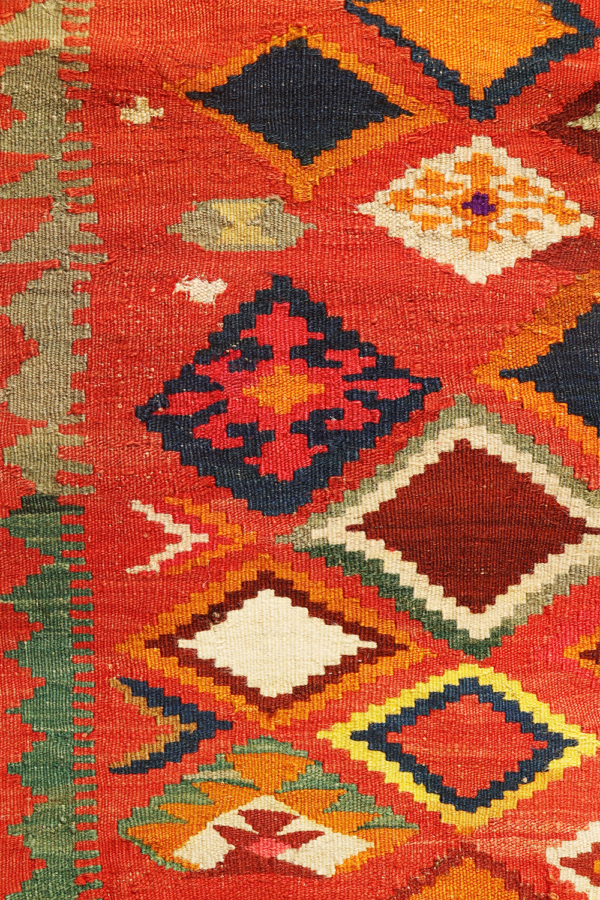 Vintage Qashqai kilim from Iran. 186x127 cms - Image 5