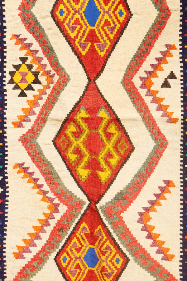 Vintage Qashqai kilim from Iran. 179x118 cms - Image 3