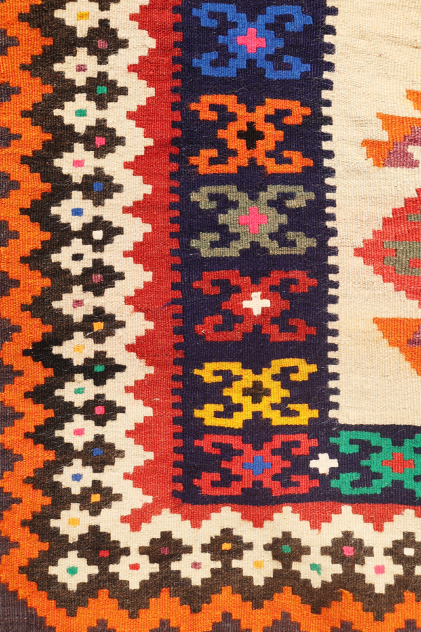 Vintage Qashqai kilim from Iran. 179x118 cms - Image 4
