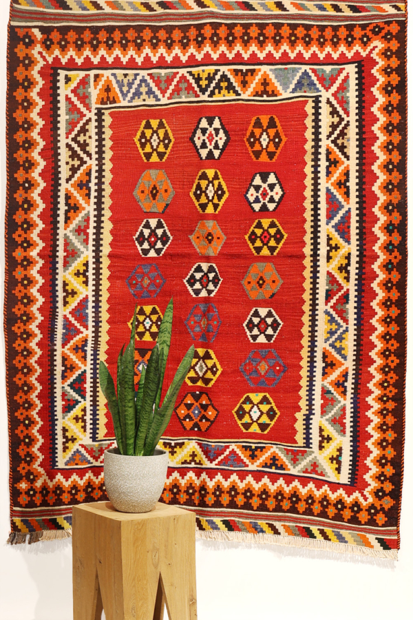 Kilim vintage Qashqai, Irán. 188x139 cms