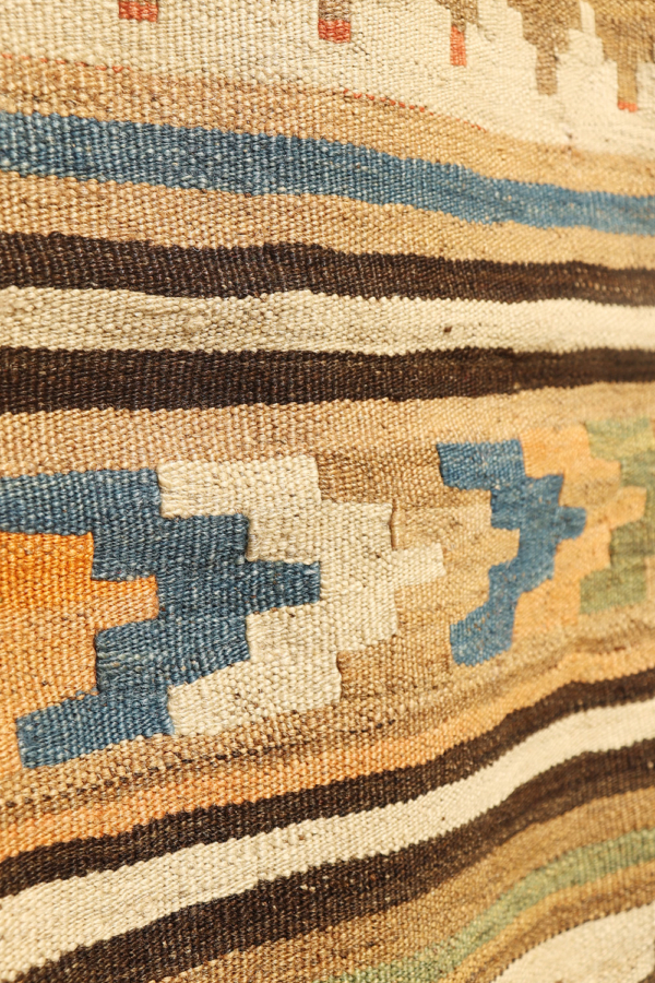 Semi-antique Qashqai kilim from Iran. 193x162 cms - Image 4