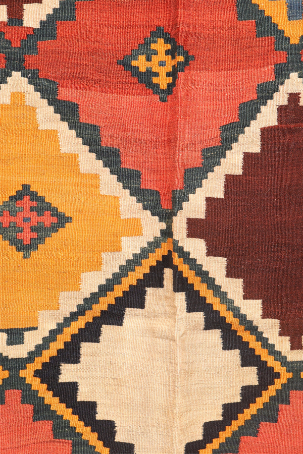 Antique Qashqai kilim from Iran. 276x148 cms - Image 9