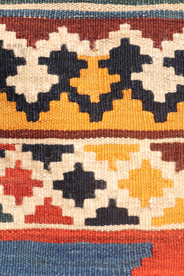 Antique Qashqai kilim from Iran. 276x148 cms - Image 4