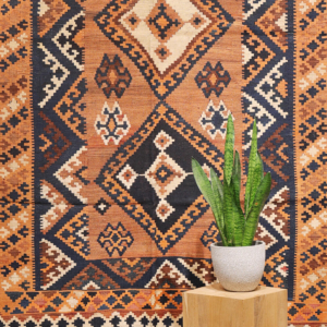 Semi-antique Qashqai kilim from Iran. 272x158 cms