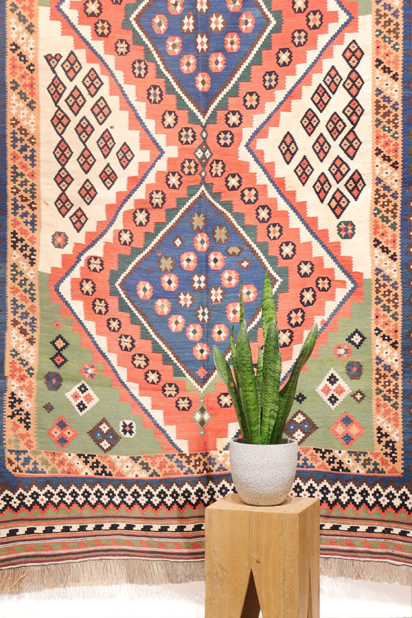 Kilim Qashqai antiguo, Irán. 248x156 cms