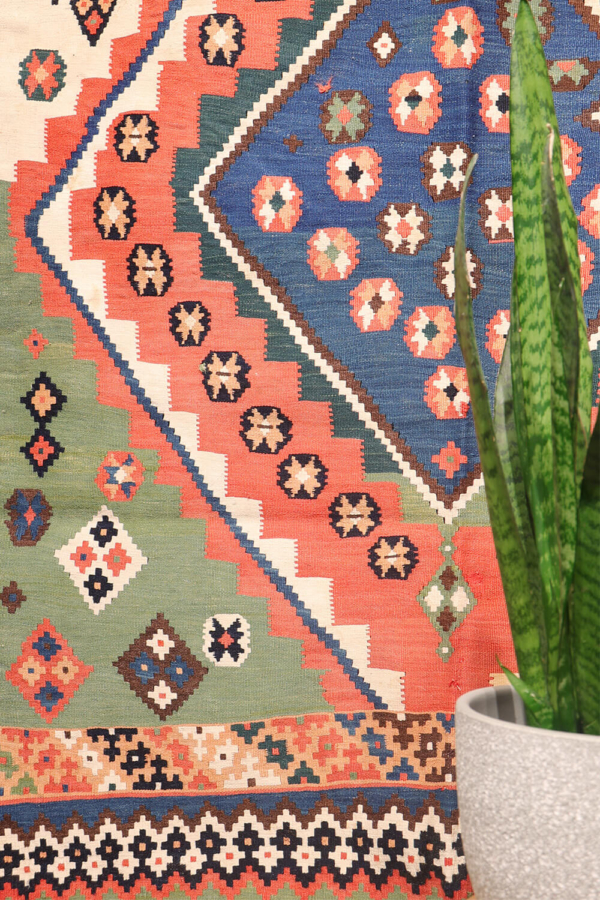 Kilim Qashqai antiguo, Irán. 248x156 cms - Imagen 3