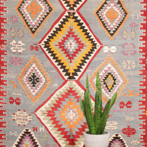 Kilim vintage de Esme, Turquía. 257x166 cms