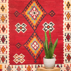Vintage Qashqai kilim from Iran. 242x148 cms