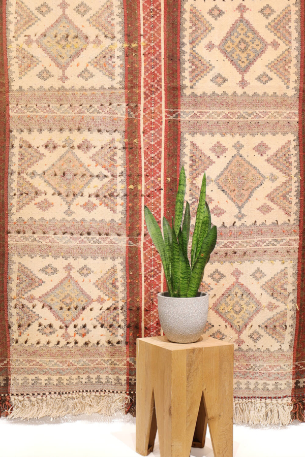 Antique Arabic kilim from Iran. 248x193 cms
