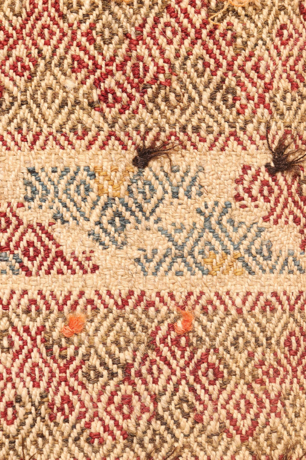 Antique Arabic kilim from Iran. 248x193 cms - Image 6