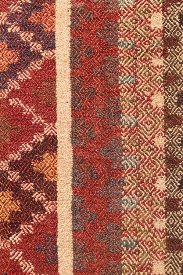 Antique Arabic kilim from Iran. 248x193 cms - Image 8