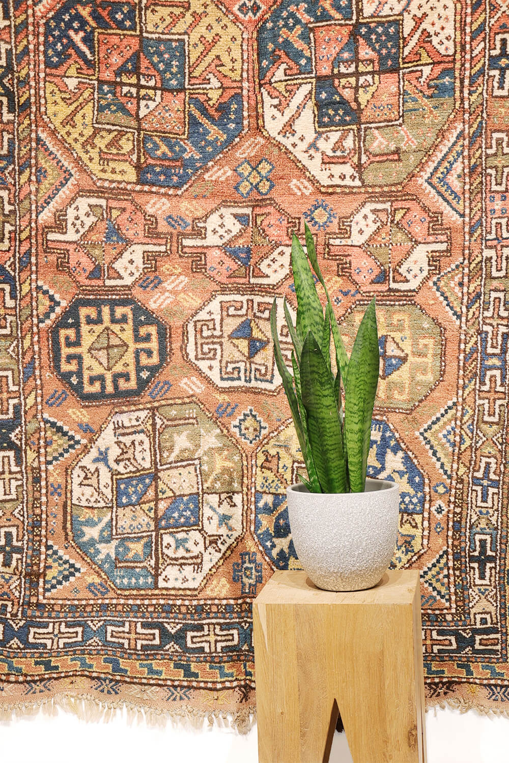 Antique Kurdish rug from Afghanistan. 165x128 cms