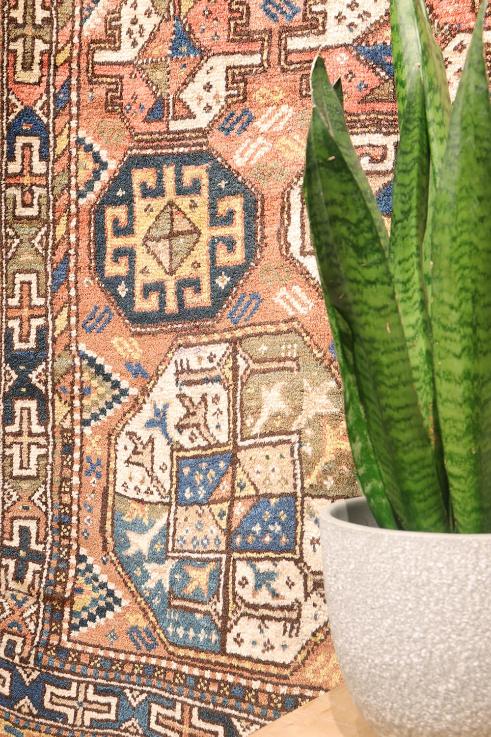 Antique Kurdish rug from Afghanistan. 165x128 cms - Image 3