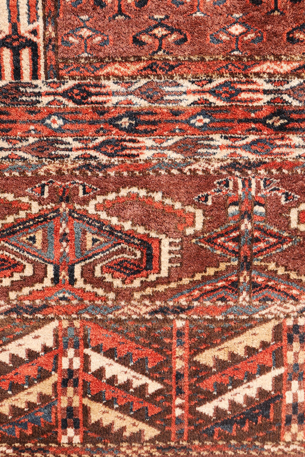 Antique Yomut Turkman Ensi rug, Turkmenistan. 165x149 cms - Image 6
