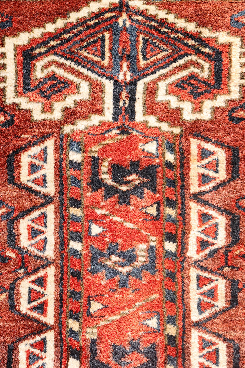 Antique Yomut Turkman Ensi rug, Turkmenistan. 165x149 cms - Image 7