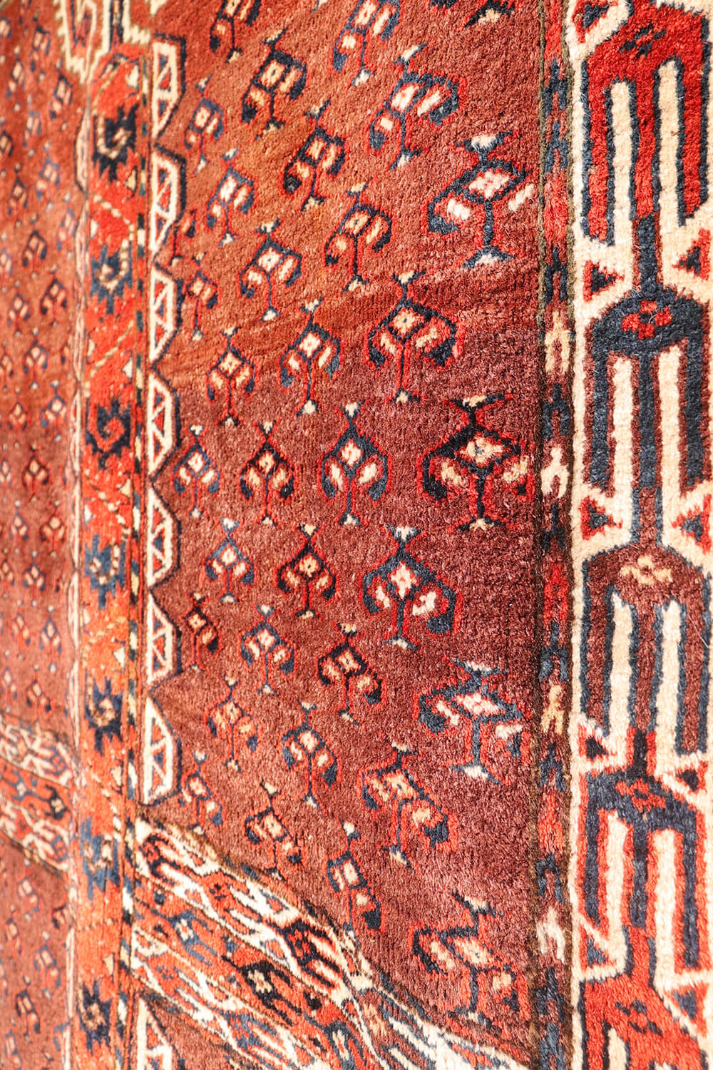 Antique Yomut Turkman Ensi rug, Turkmenistan. 165x149 cms - Image 8