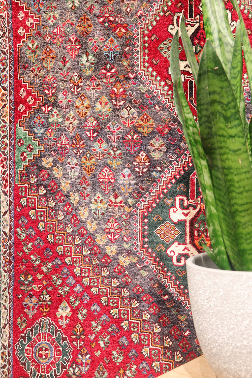 Semi- antique Qashqai rug from Iran. 166x111cms - Image 3