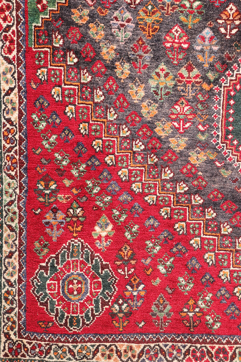Semi- antique Qashqai rug from Iran. 166x111cms - Image 7