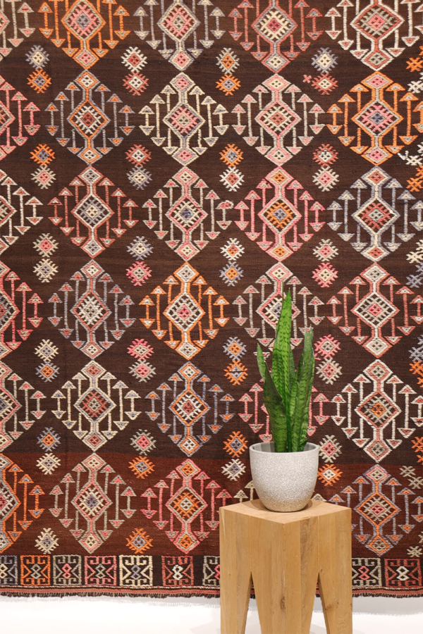 Vintage Canakkale kilim from Turkey. 252x165 cms
