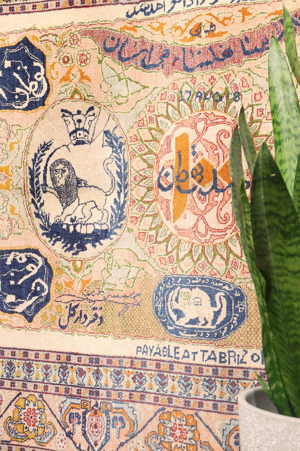 Antique Tabriz rug from Iran. 185x134 cms - Image 3