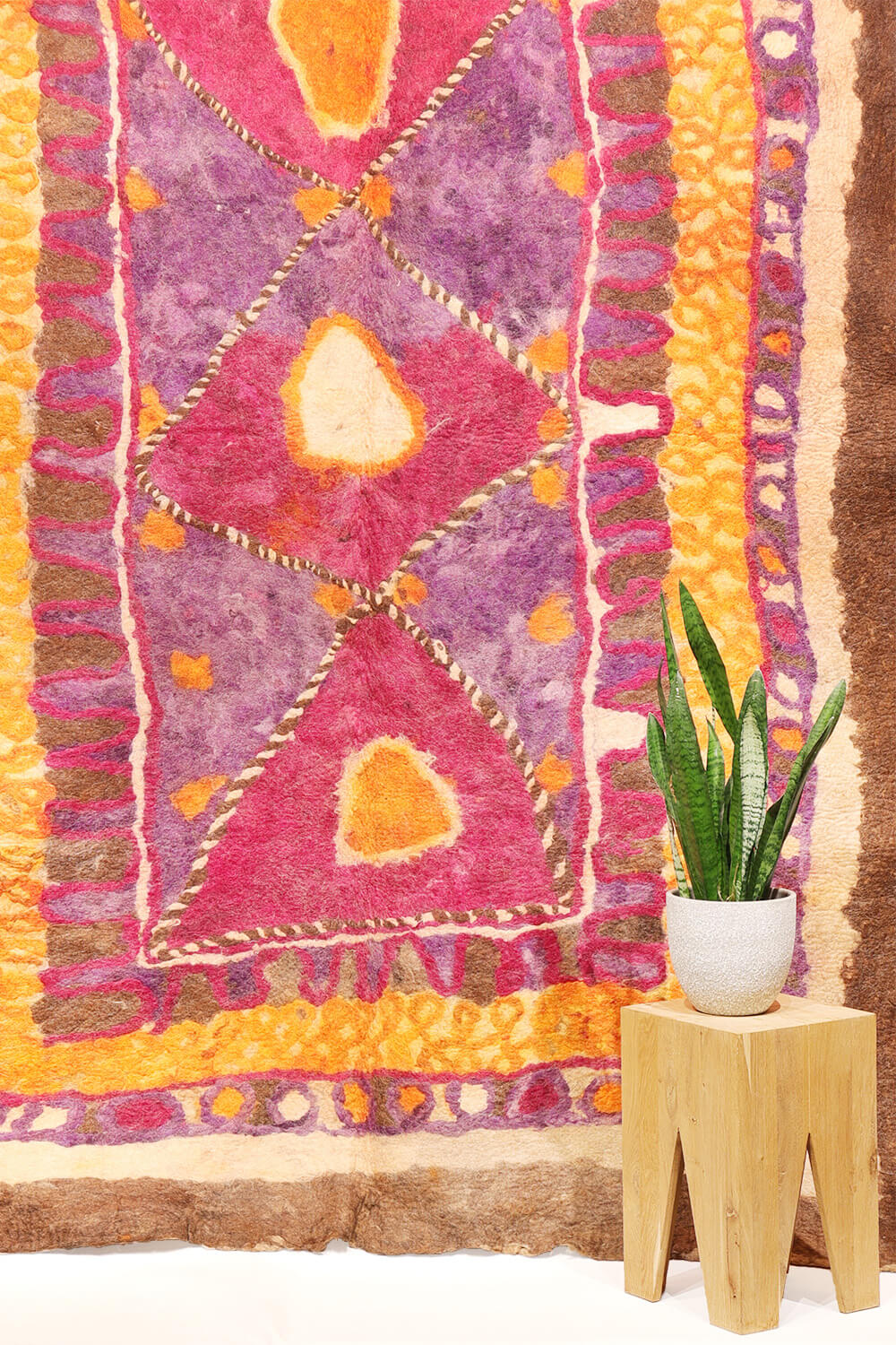 Fieltro o namad semi antiguo Taimani Baluch, Afganistán. 286x202 cms