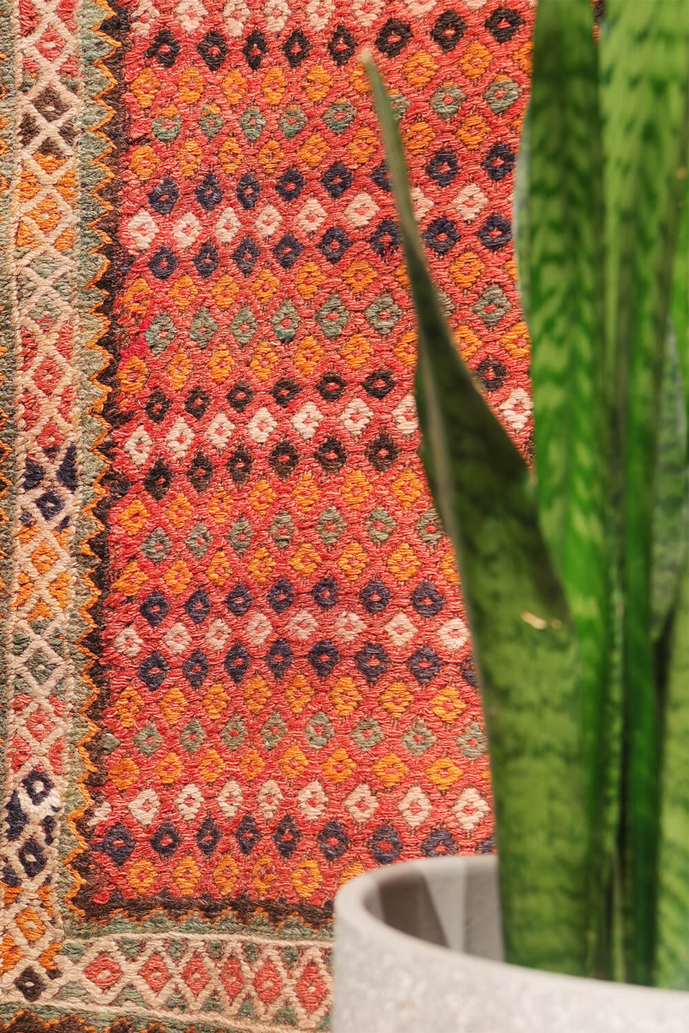 Semi-antique Arabic Shiraki kilim from Iran. 222x149 cms - Image 3