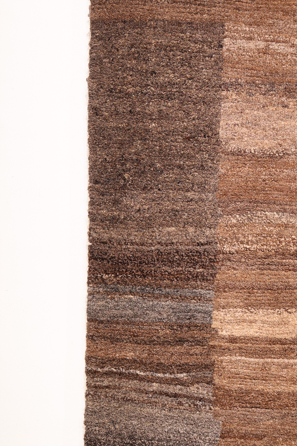 Qashqai gabbeh from Iran. 258x191 cms - Image 3