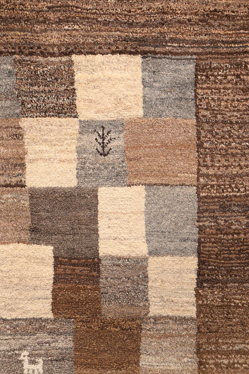 Qashqai gabbeh from Iran. 238x180 cms - Image 6